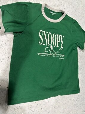 Uniqlo Green & Cream Snoopy Graphic Ringer Tee